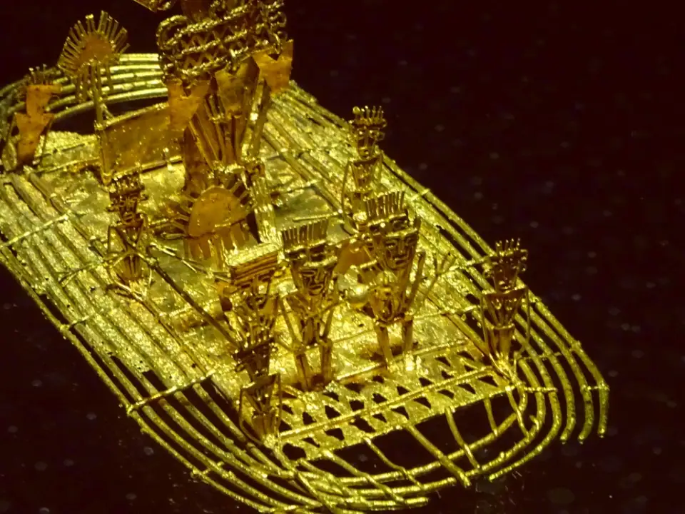 Balsa muisca de oro con el cacique y su séquito