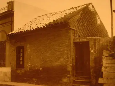 Fotografia antiga da casa da Carlos Calvo 319 por volta de 1930