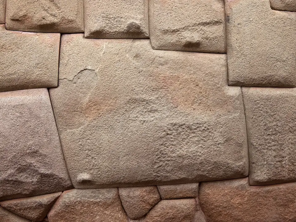 The Twelve-Angled Stone in the Inca wall of Calle Hatun Rumiyoc