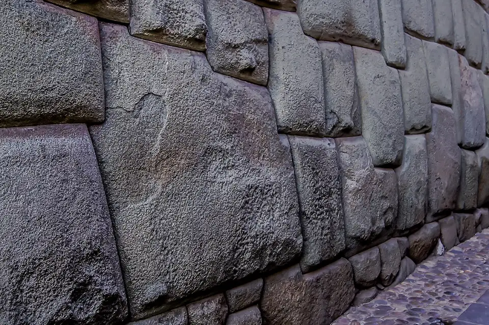Inca wall of large blocks on Calle Hatun Rumiyoc