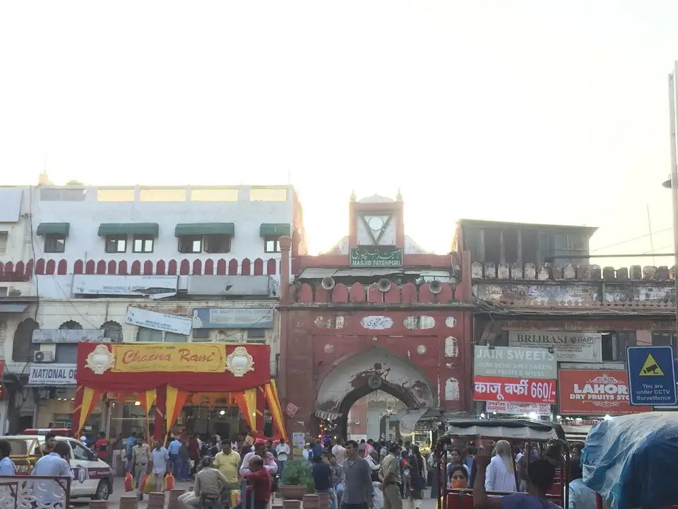 Red gateway of the Fatehpuri Mosque at the end of Chandni Chowk