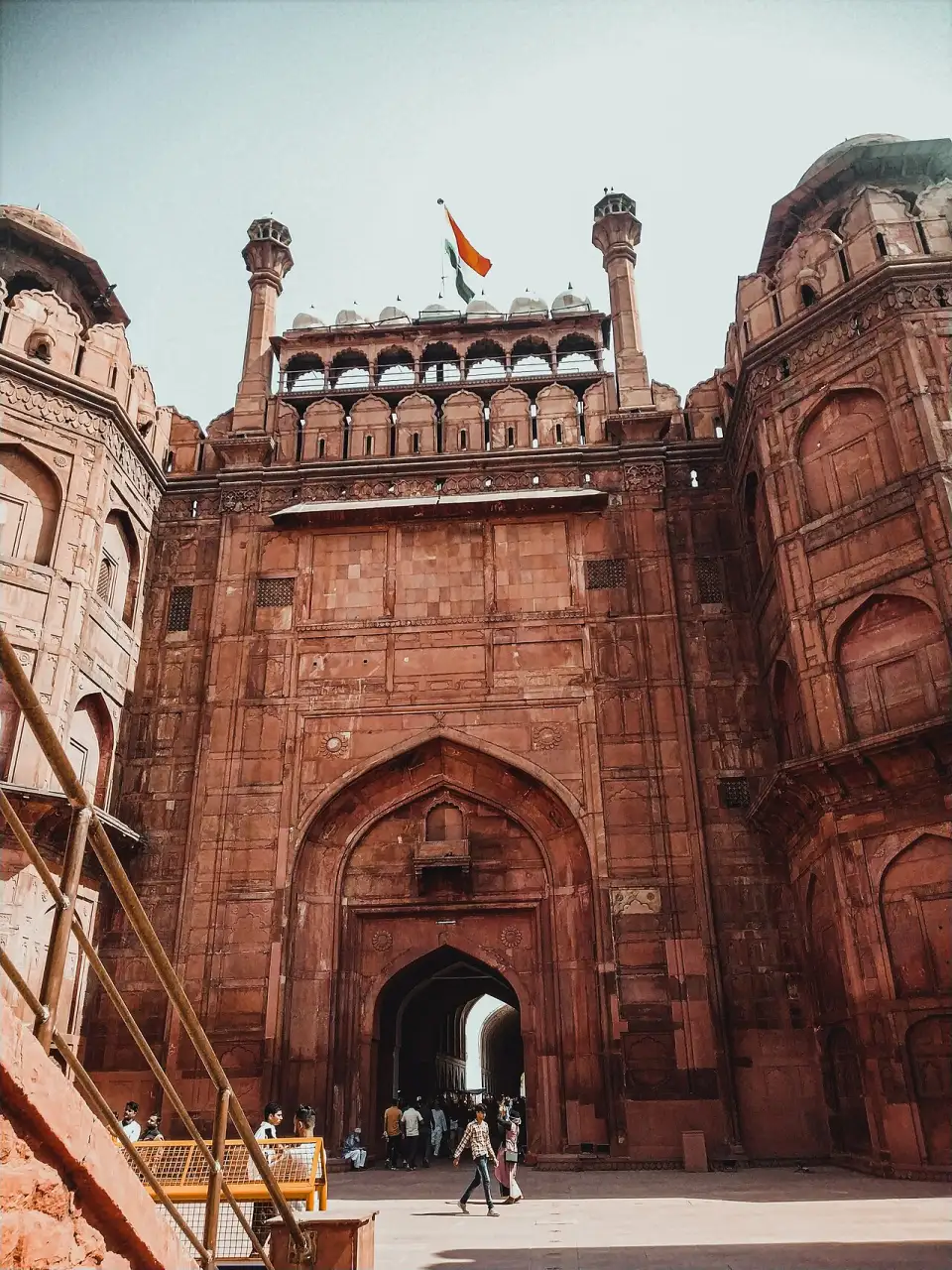 La puerta de Lahore del Fuerte Rojo vista de cerca