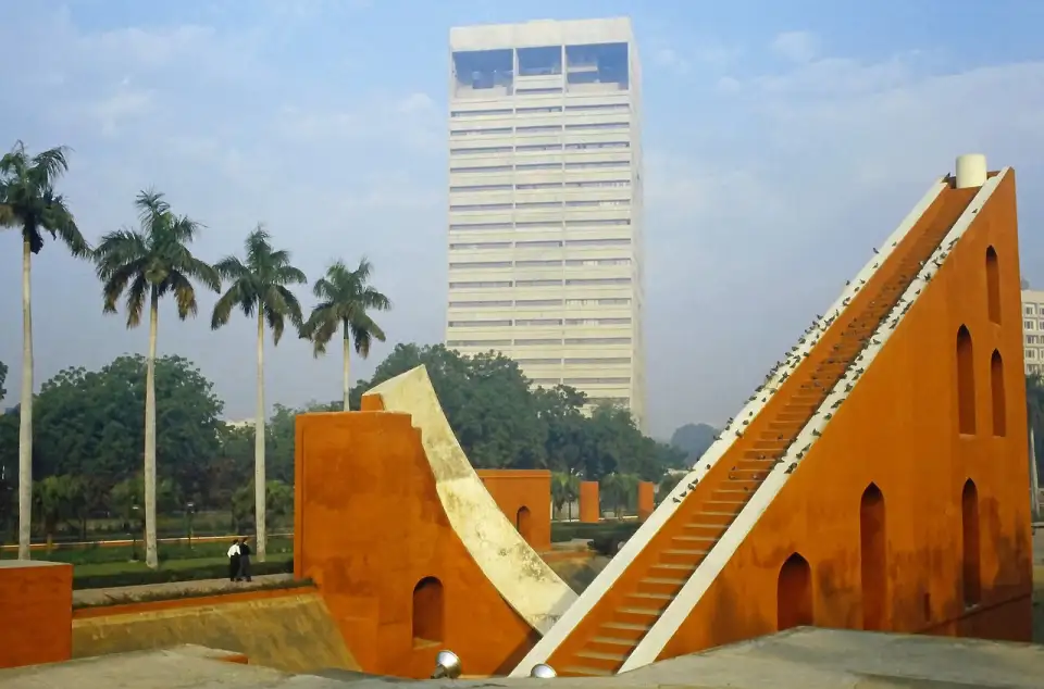Le grand triangle à escalier du Samrat Yantra