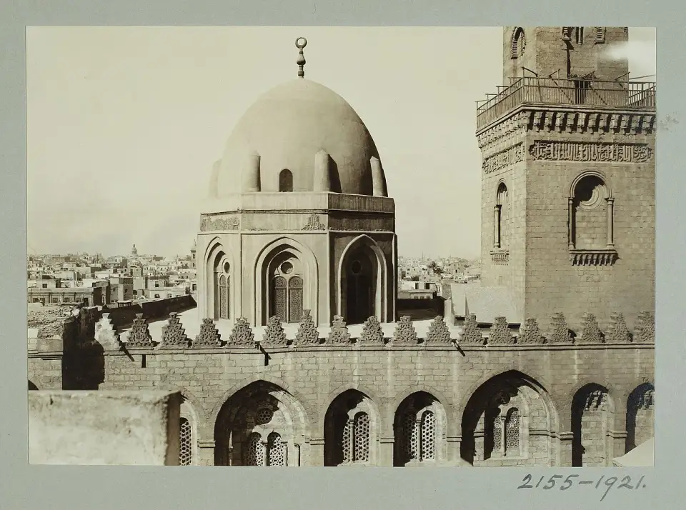 Fotografia antiga da cúpula e do minarete do complexo de Qalawun