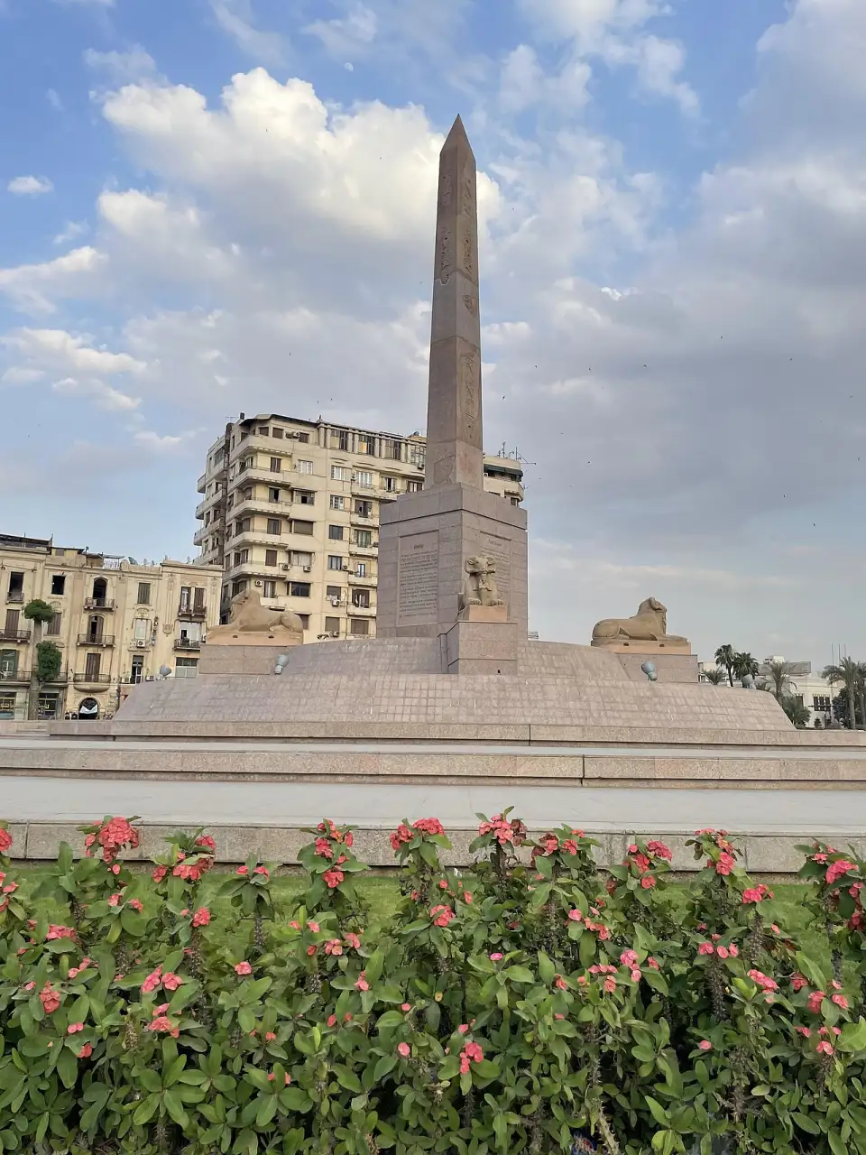 L'obélisque de Ramsès II au centre de la place Tahrir