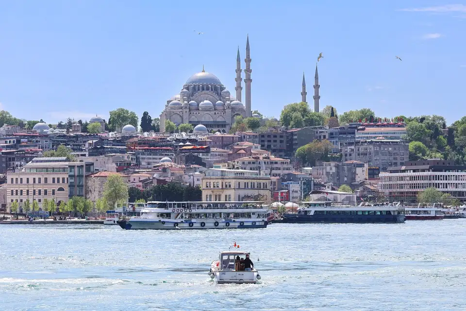 La Süleymaniye au sommet de la colline, vue depuis la Corne d'Or