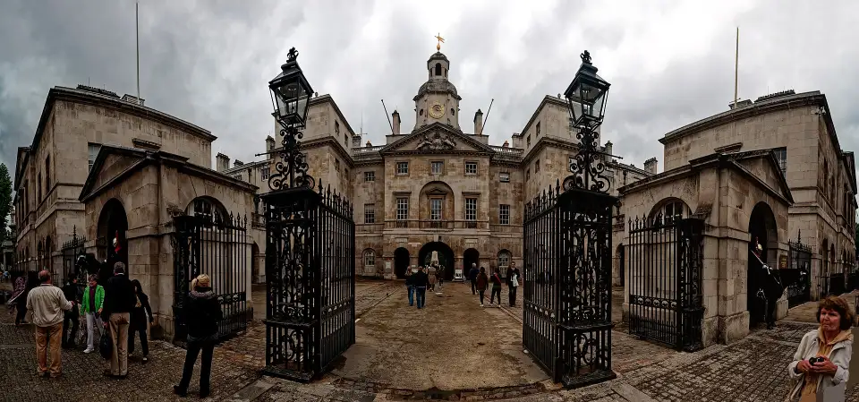 Le bâtiment des Horse Guards sur Whitehall et sa tour de l'horloge