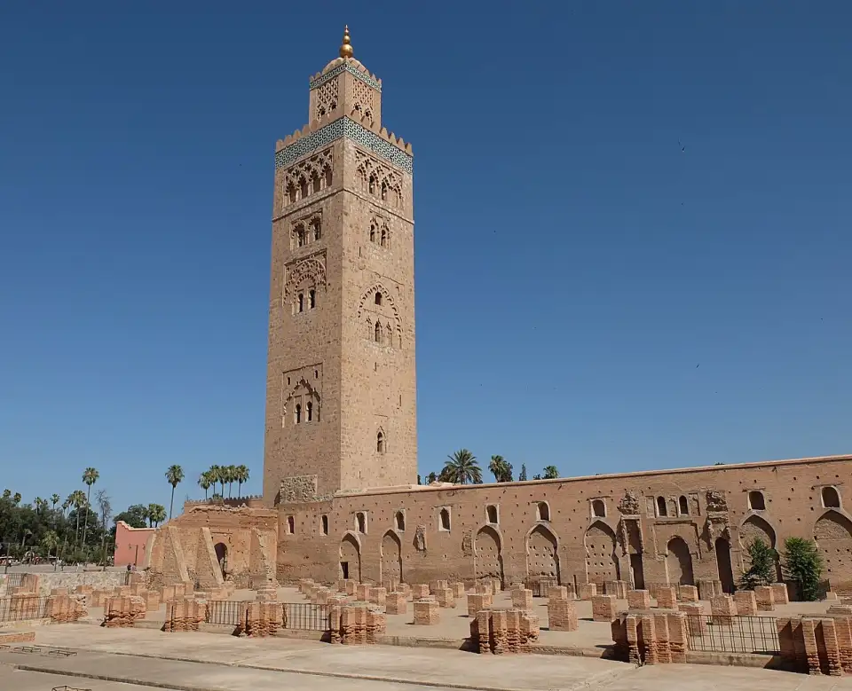 Bases des piliers de la première Koutoubia au pied du minaret