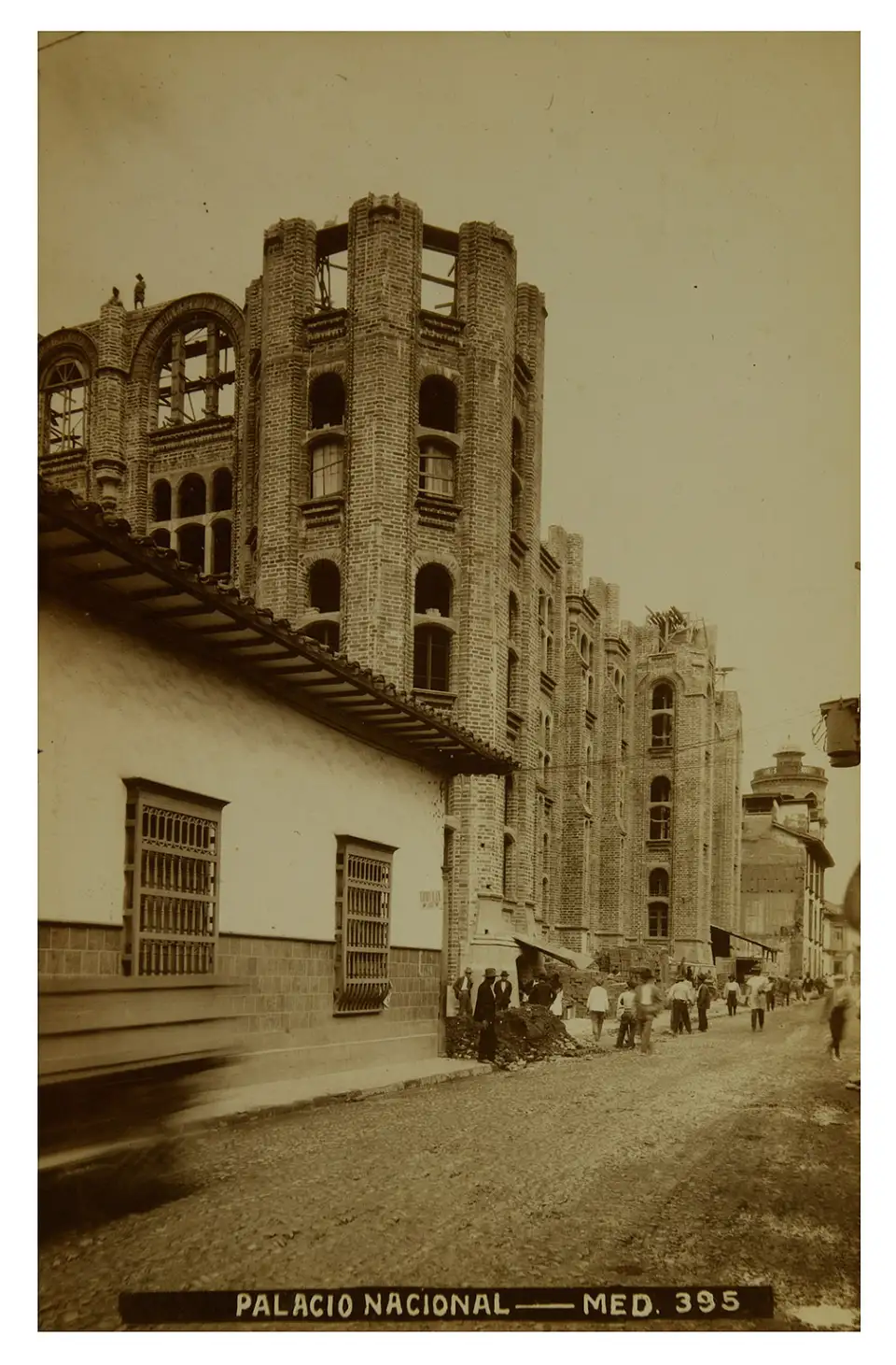 Vecchia fotografia del Palacio Nacional in costruzione