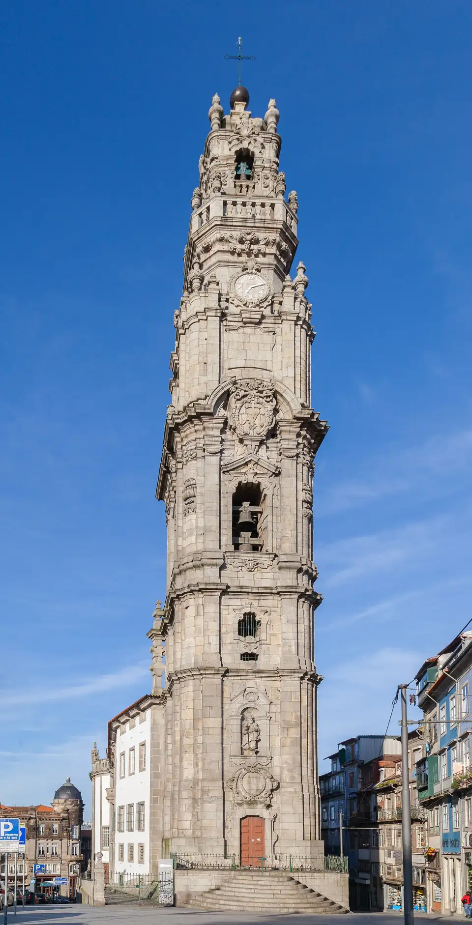 Clérigos Tower, a tall Baroque granite tower