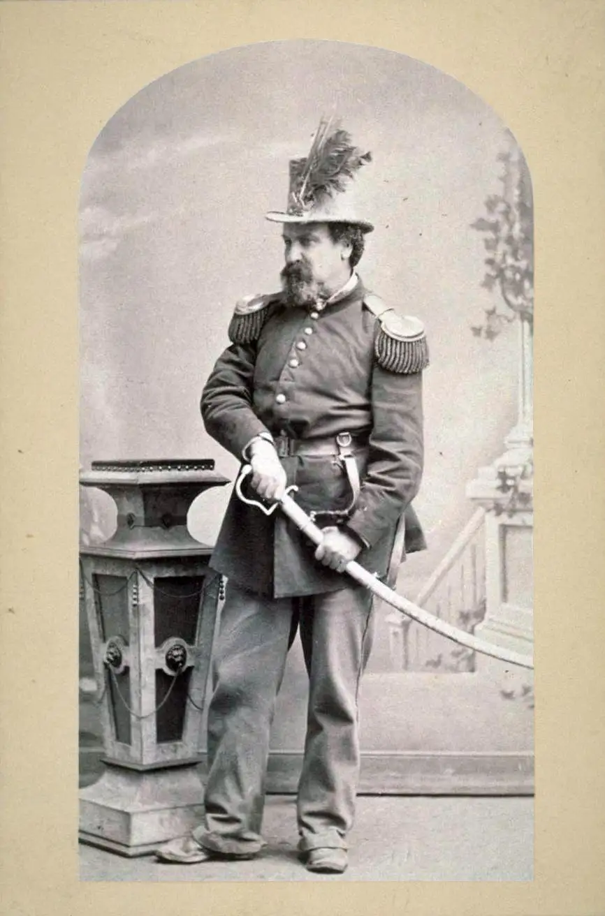 Ritratto dell’imperatore Norton in uniforme, cappello piumato e sciabola