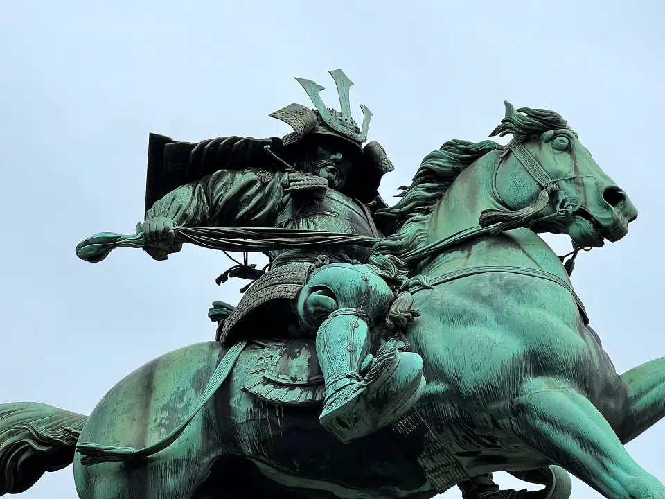 Bronze equestrian statue of Kusunoki Masashige