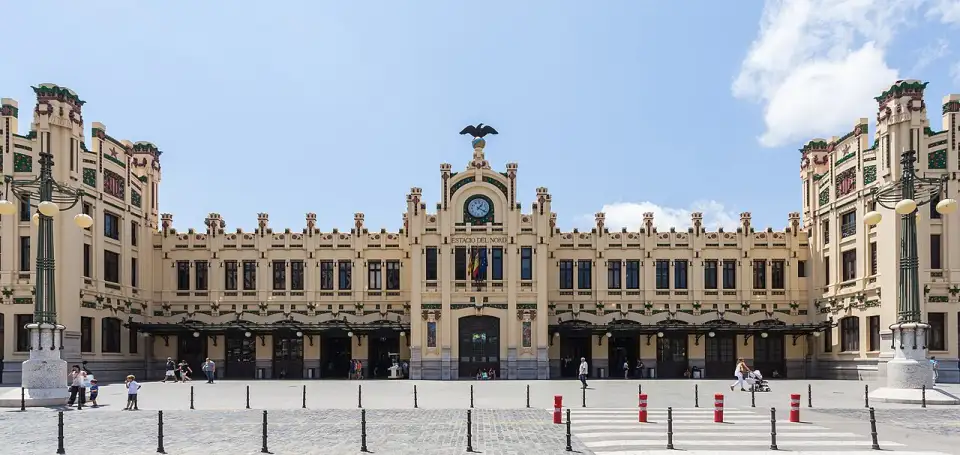 Fachada modernista de la Estación del Norte de Valencia