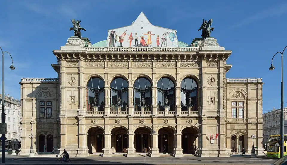Main façade of the Vienna State Opera, with its five-arched loggia and the winged riders on top